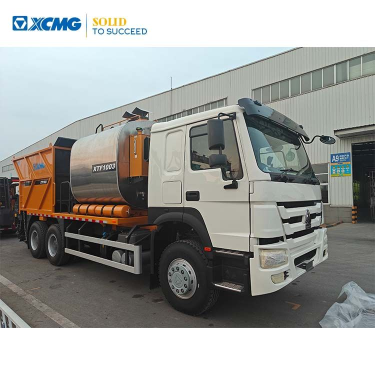 XCMG road maintenance machinery asphalt synchronous chip sealer XTF1003 price